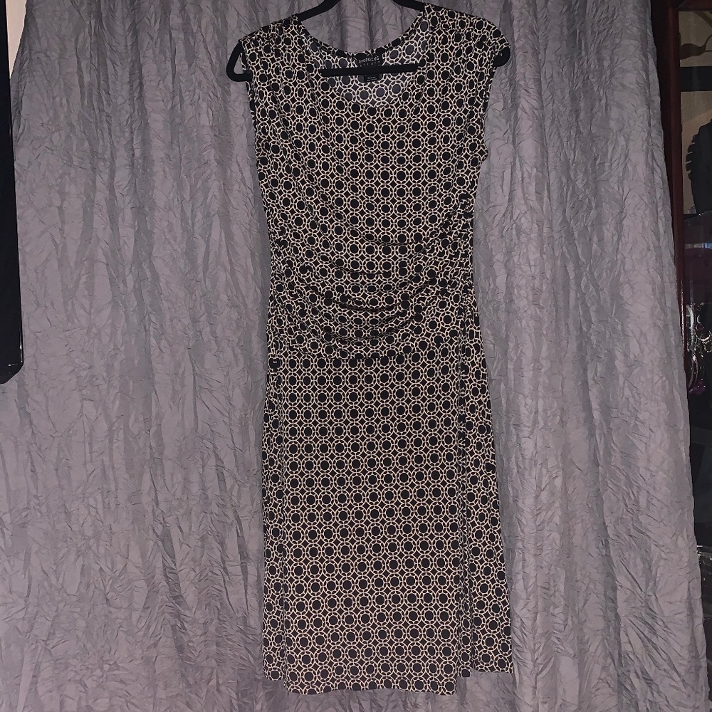 En Focus career dress
